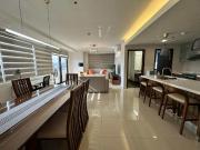 The Alcoves 2BR Sky Suite 142sqm Maids Parking Cebu...