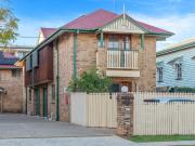 The Best Value Townhouse in 4171