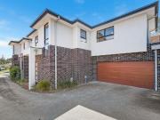 The Brief: Contemporary Living in a Prestigious School Zone