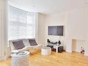 The Broadway, London, NW7 3LH, United Kingdom | 3 bed...