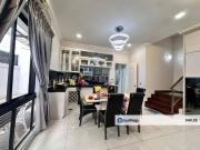 The Canal Garden South, Hills