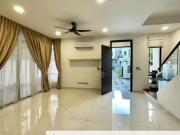 The Canal Garden South, Hills