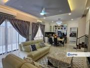 The Canal Garden South, Hills