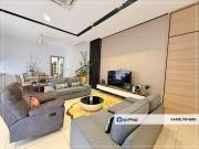 The Canal Garden South, Hills