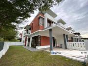 The Canal Garden South, Hills