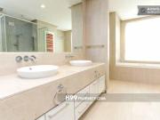 THE CAPSQUARE RESIDENCE