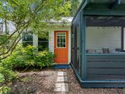 The Garden Cottage 134 Sans Souci, Unit B