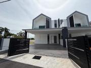 The Grand 9 Exclusive 2Storey SemiD Near Botani 10 Mins Away