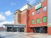 The Green Apartments, Broadway Plaza, B16