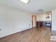 The Green, Southall UB2, 2 bed flat to rent, £1,950 pcm...