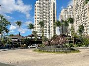 For Sale The Grove by Rockwell Executive Studio Condo...