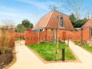 The Grove, Coulsdon CR5, 3 bed bungalow to rent, £3,250...