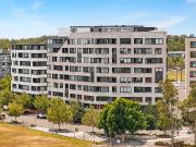 The Henry Luxurious, Stylish Living