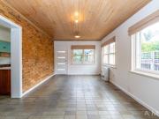 The Ideal Family Home !