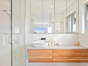 The jubilee diamond a genuine beach front estate!