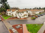 The Montavilla 2 Bedroom Apartment for Rent at 608 Ne...