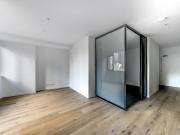 THE NEW YORK SIDE OF TOWN