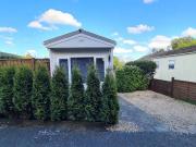 The Paddock, Downe Road, 2 Bedroom Park