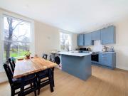 The Pavement, Clapham Common SW4, 2 bed flat to rent,...