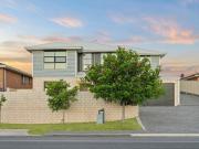 The Perfect Family Home Near the Coast!