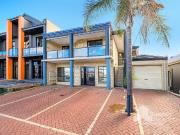 THE PERFECT UNIT IN THE PERFECT LOCATION!
