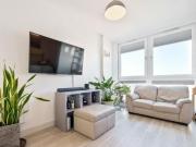 The Ring, Bracknell, Studio Apartment For