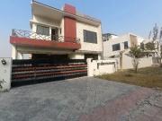 The Spacious House Triple Story Basement Luxury Interior...