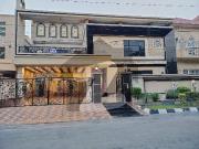 The Ultimate Luxury Residence! 1 Kanal House with Cinema...