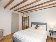 The Warehouse, town centre luxury flat Has an Apartment