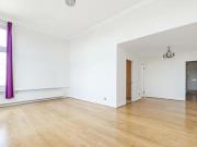 The Water Gardens, Burwood Place, 2 Bedroom Flat