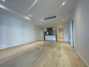 Third Floor Stunning 3 Bedroom Apartment