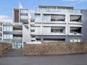 This 2 bedroom, Market Square apartment with excellent...