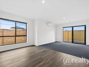 THIS FANTASTIC 4 BEDROOM, 2 BATHROOM HOUSE IS A MUST...