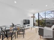 This fully furnished starter awaits!