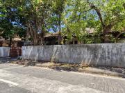 THIS IS SELLING AS LOT: FOR SALE INSIDE GREENMEADOWS,...