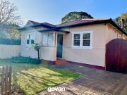 This tidy 3 bedroom home is located only minutes walk to...