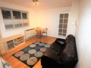This well presented 1 bedroom flat