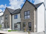 Three Bed Mid Terraced, Lakeview, Castleredmond,...