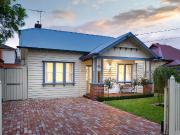 Three bedroom apartment, unit, townhouse & warehouse