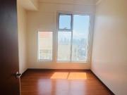 Three bedroom Condo in Ready for Occupancy Rent to own...