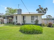 Three Bedroom Family Home In The Heart Of Moe