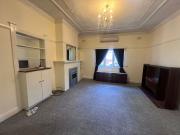 Three Bedroom Cottage Close to the CBD