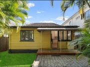 Three Bedroom Home in Woody Point!