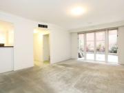 Three bedroom living in East Melbourne's Finest