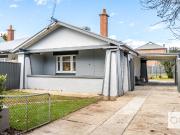 Three bedroom maisonette with fantastic outdoor...