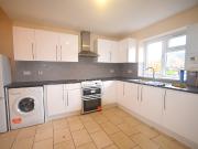 Three bedroom Mid Terraced House to rent