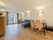 Three double bedroom flat near London Bridge