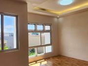 Three Storey Townhouse in Sun Valley Paranaque EGR