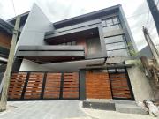 THREE STOREY WITH 6 BEDROOMS FOR SALE NEAR SKYWAY BETTER...