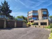 Threepennybit, East Street, 2 Bedroom Apartment